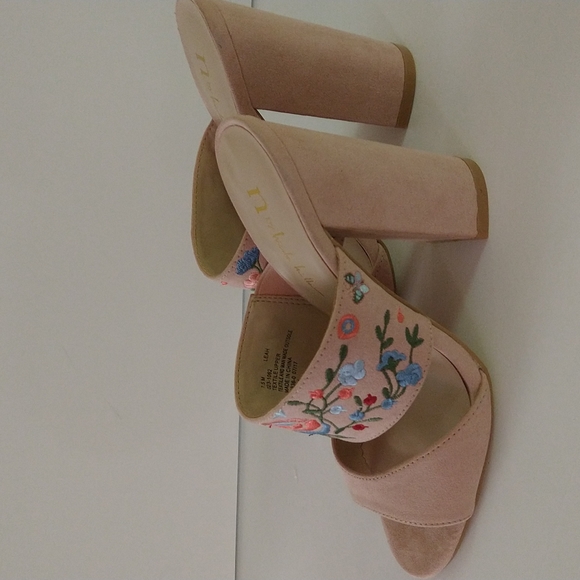 N/A Embroidered Pink Mules - Picture 5 of 7